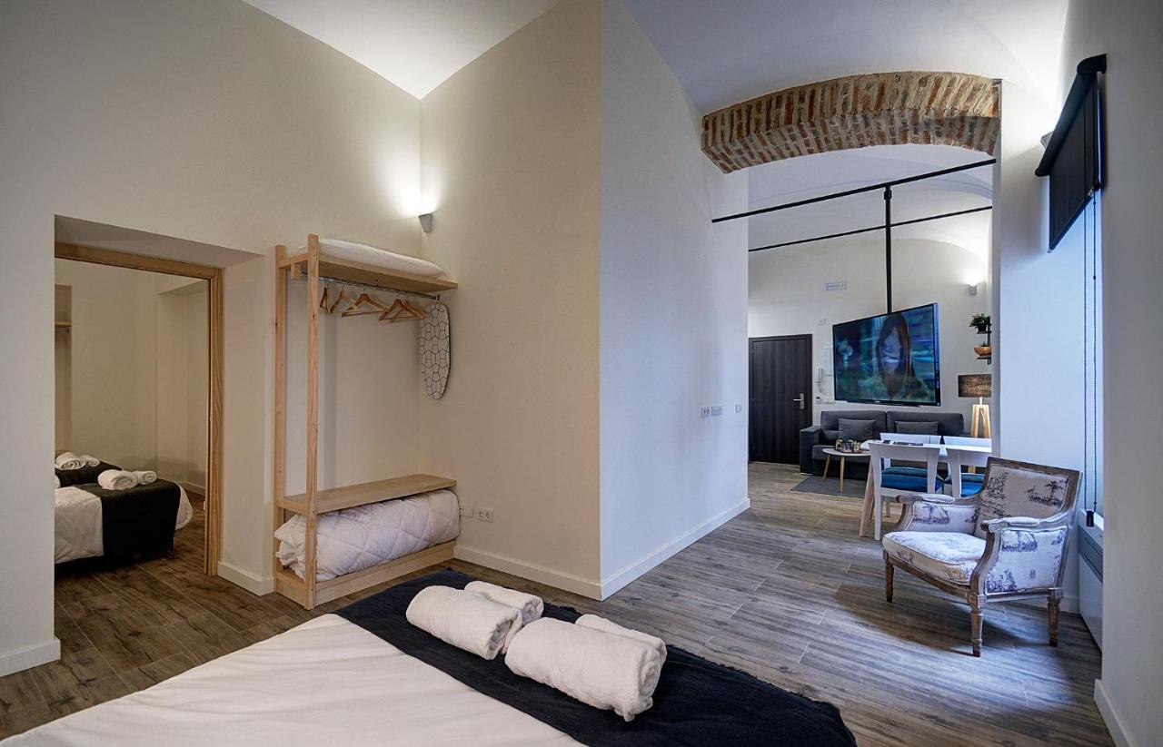 Apartamentos Al-Qazeres Luxury La Concepcion Caces المظهر الخارجي الصورة